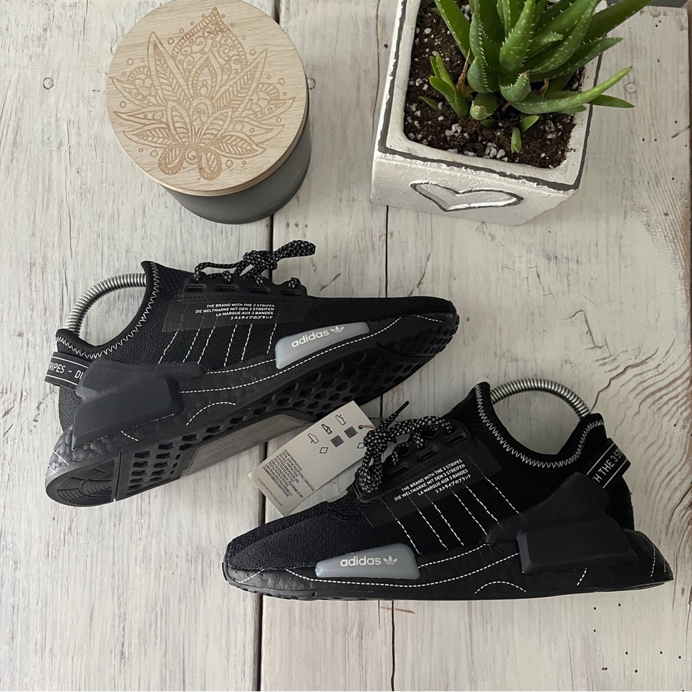 Adidas NMD R1 V2